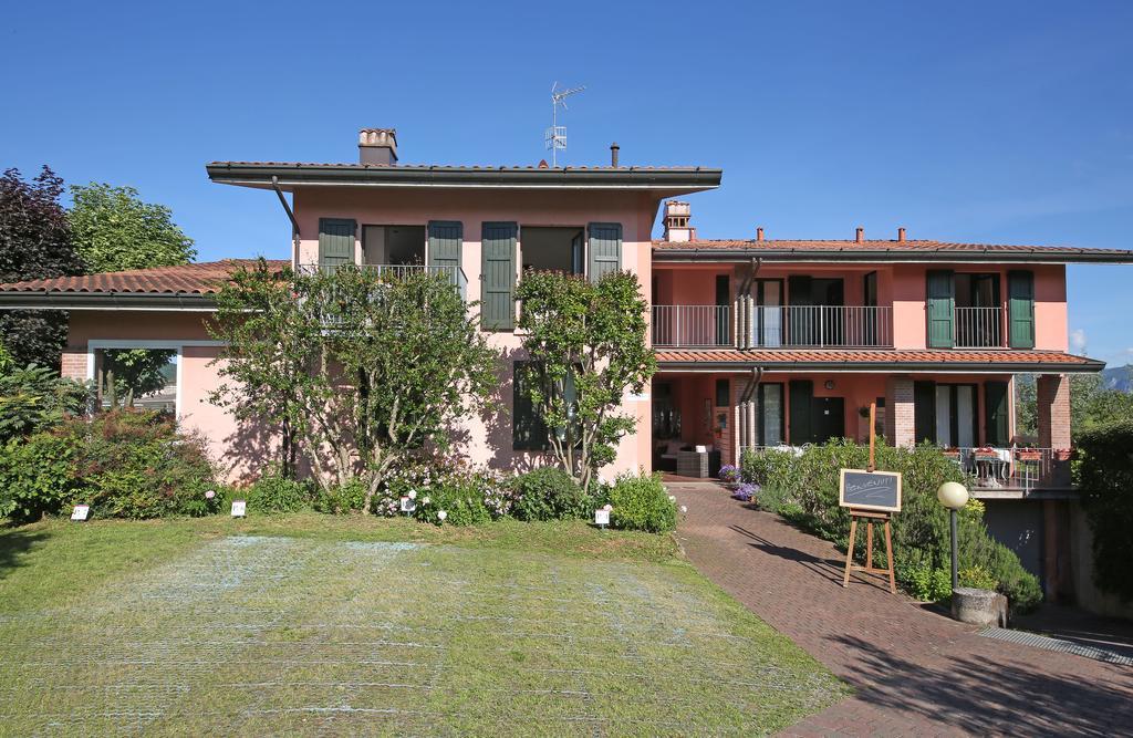 One-Bedroom Apartment Garden