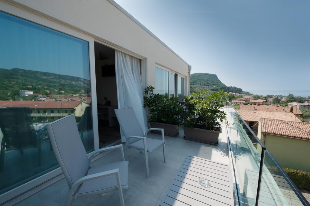 Junior Suite Deluxe Double Lake View