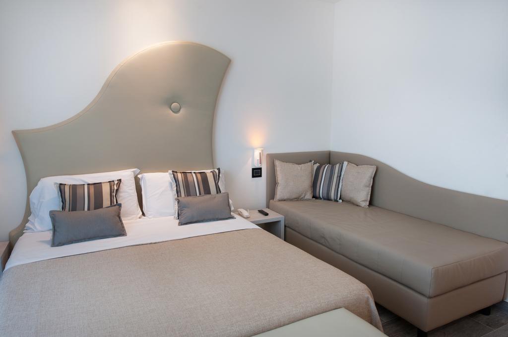Junior Suite Deluxe Triple Lake View