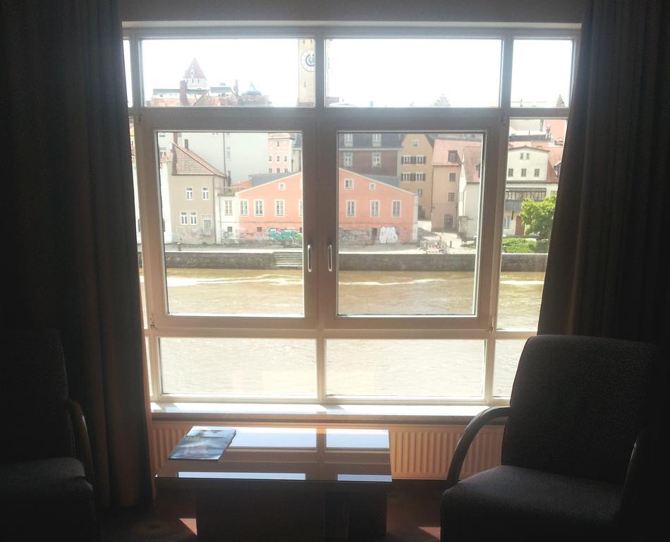 Comfort Room River View