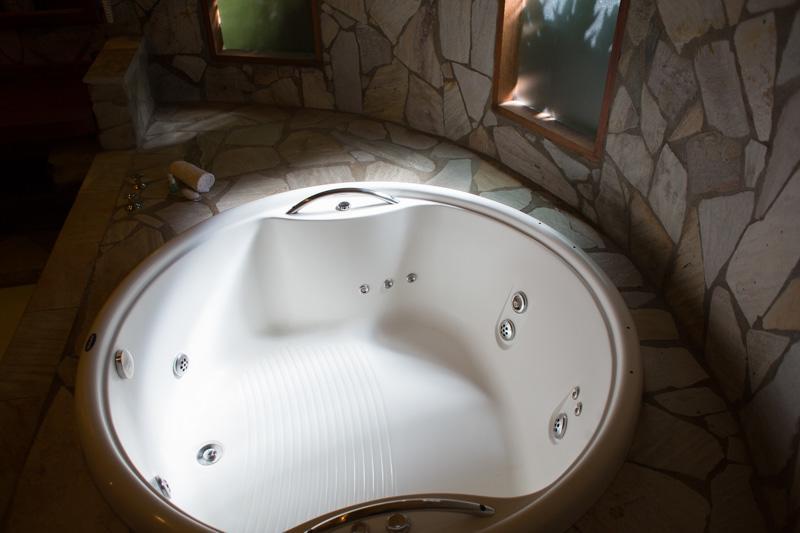 Deluxe Chalet Hot Tub