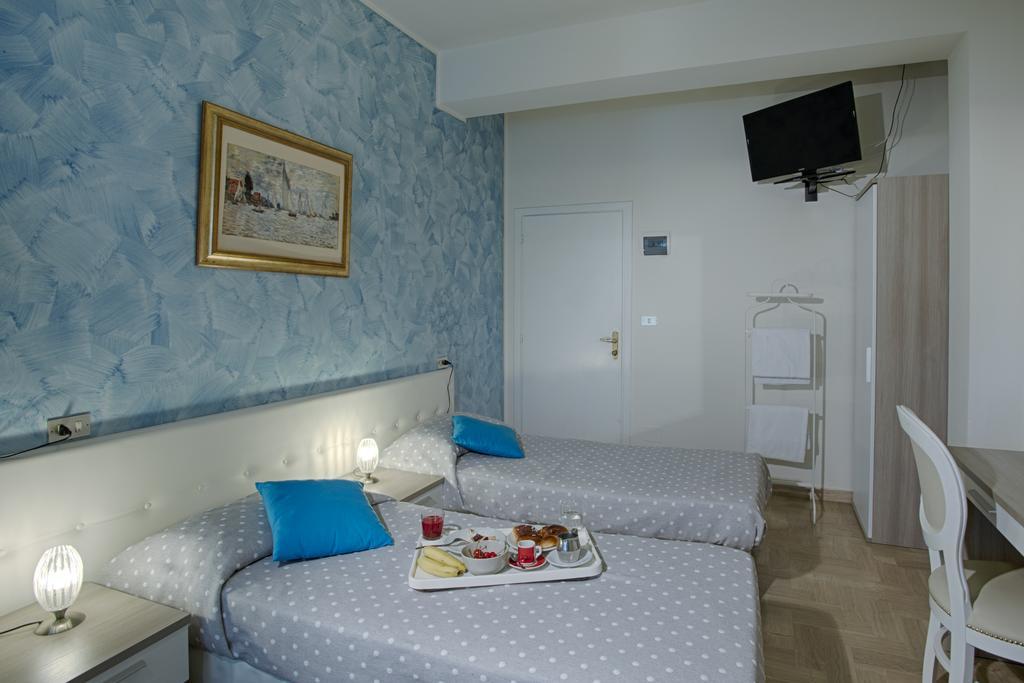 Double or Twin Room,696249591:JPEG