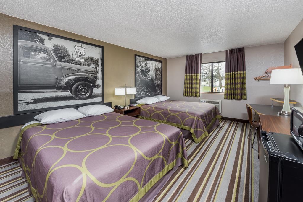 Queen Room with Two Queen Beds - Non-Smoking,404371716:JPEG