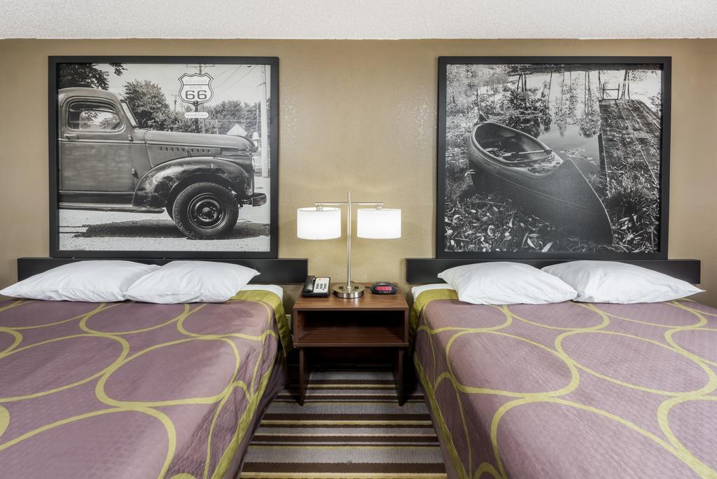 Queen Room Two Queen Beds Non-Smoking