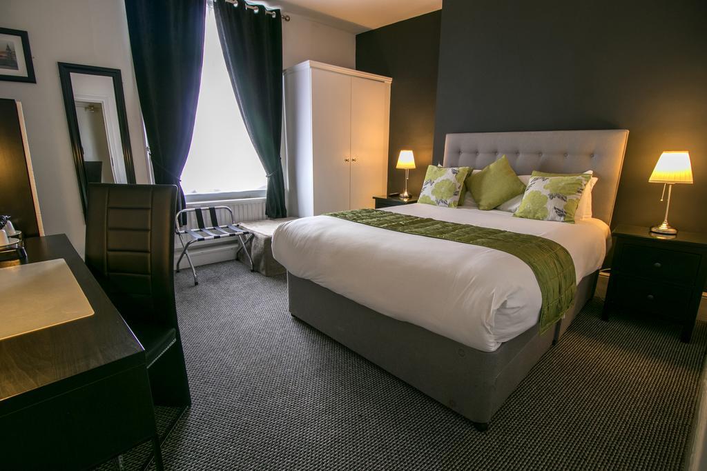 Deluxe King Room