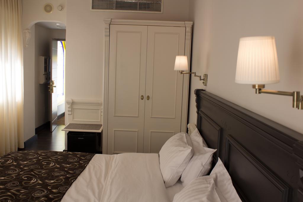 Standard Single Room,404880639:JPEG
