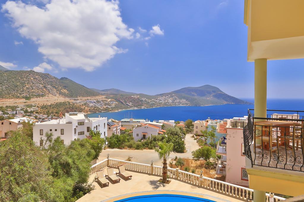 Two-Bedroom Apartment Sea View