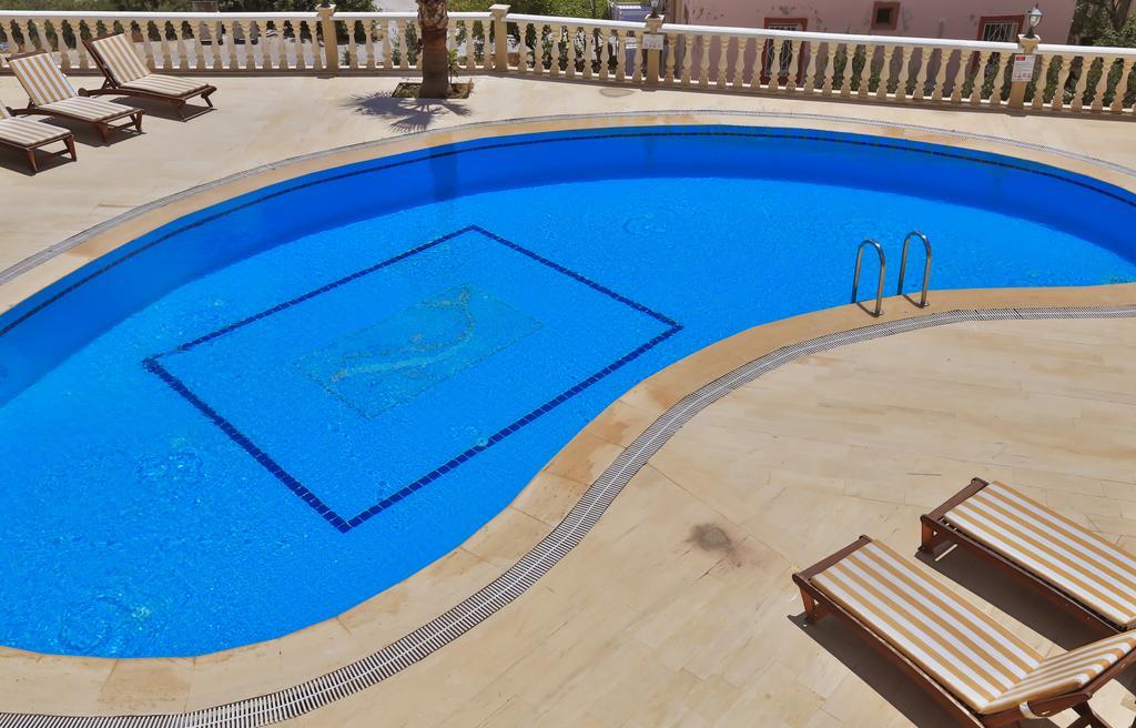 Two-Bedroom Apartment Sea View