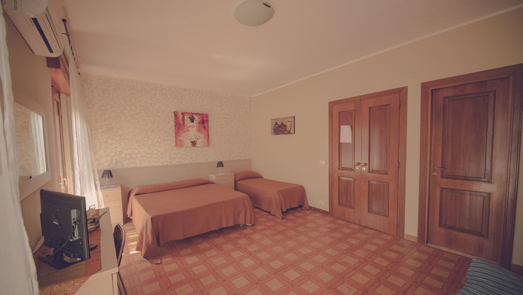Comfort Triple Room