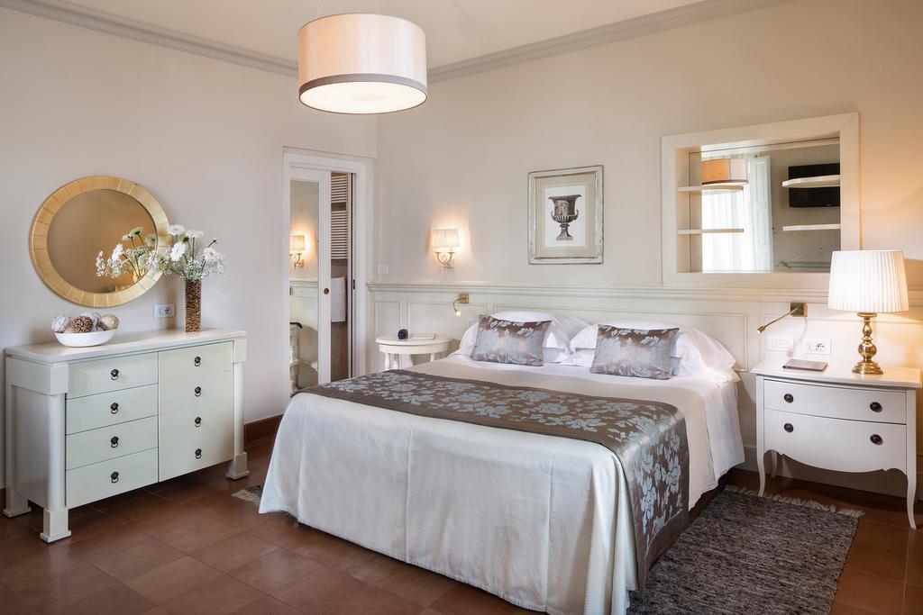 Double or Twin Room Sea View