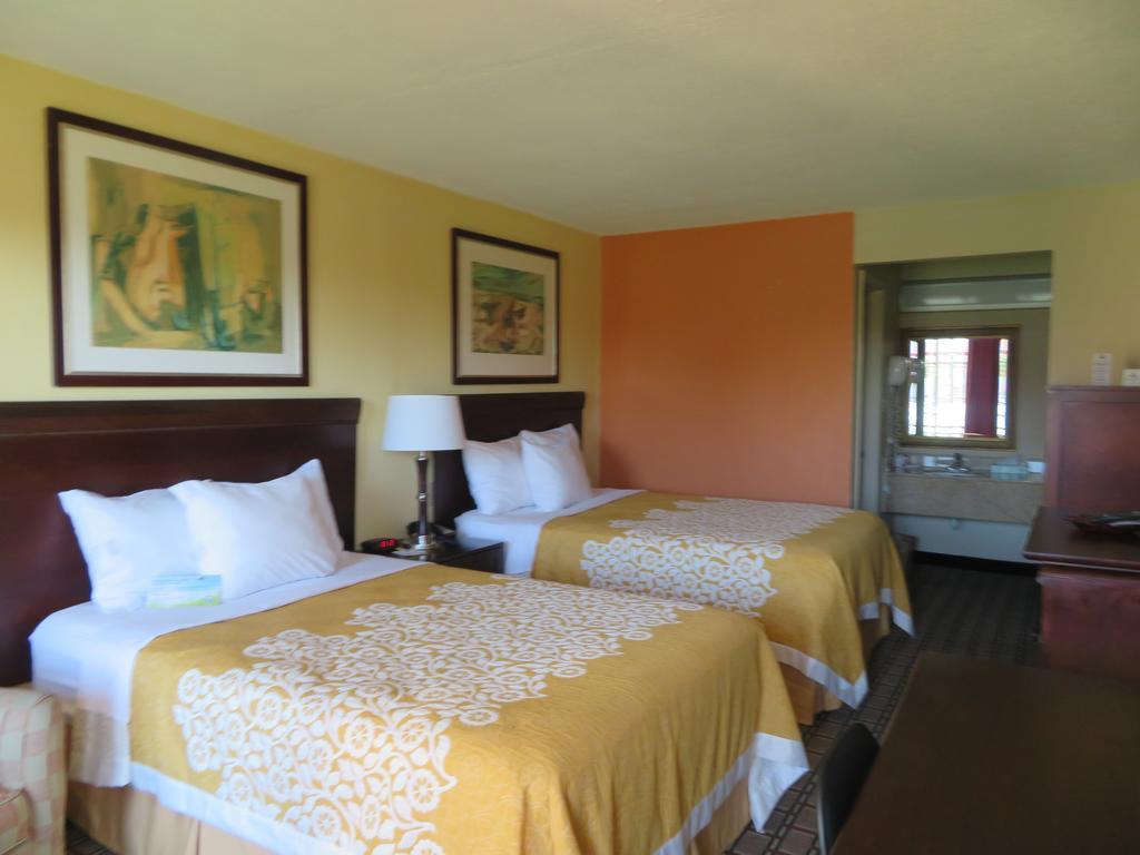 Double Room with Two Double Beds - Smoking,405491886:JPEG