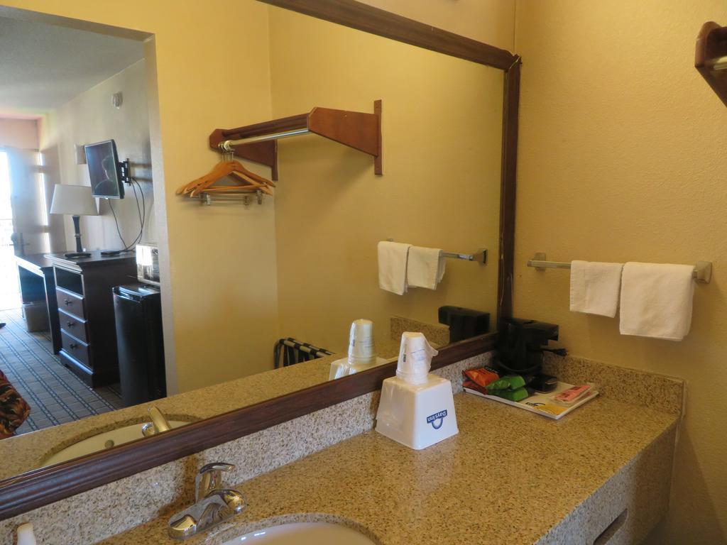 Double Room with Two Double Beds - Non-Smoking,818222720:JPEG