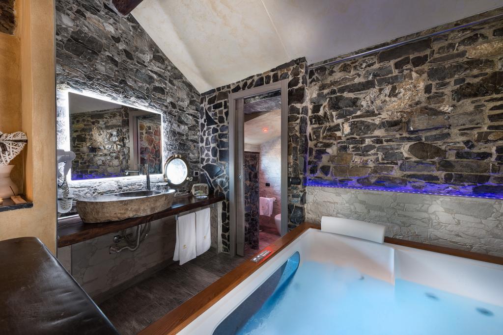Suite Spa Bath