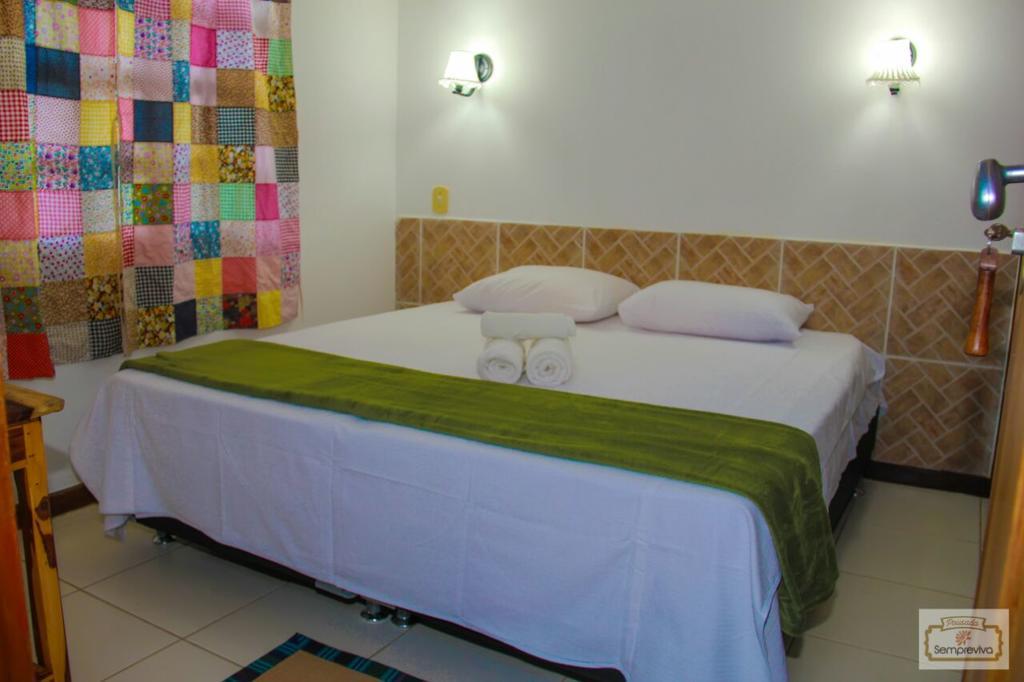 Quarto com Cama de Casal ou 2 de Solteiro e Banheiro Privativo