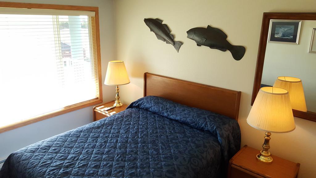 Queen Room Kitchenette Non Pet Friendly