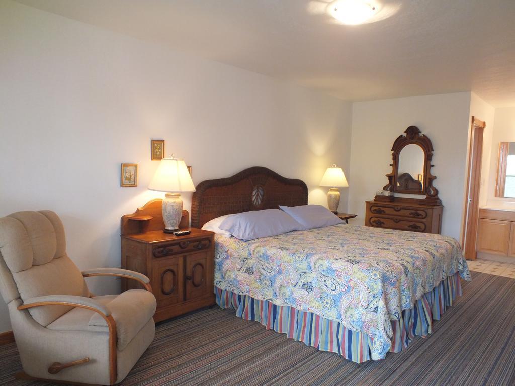 Double Room Two Double Beds Non-Smoking