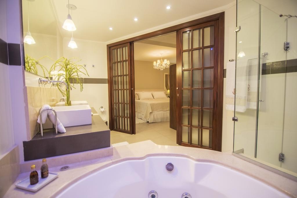 Master Suite Spa Bath