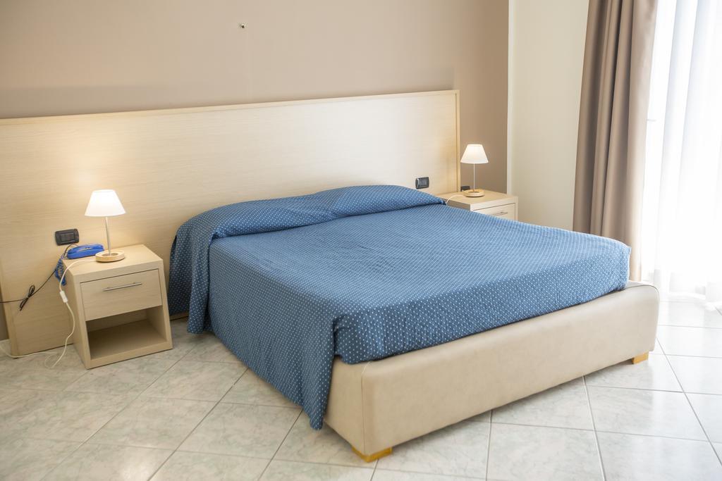 Chambre avec Balcon - Vue sur Piscine
