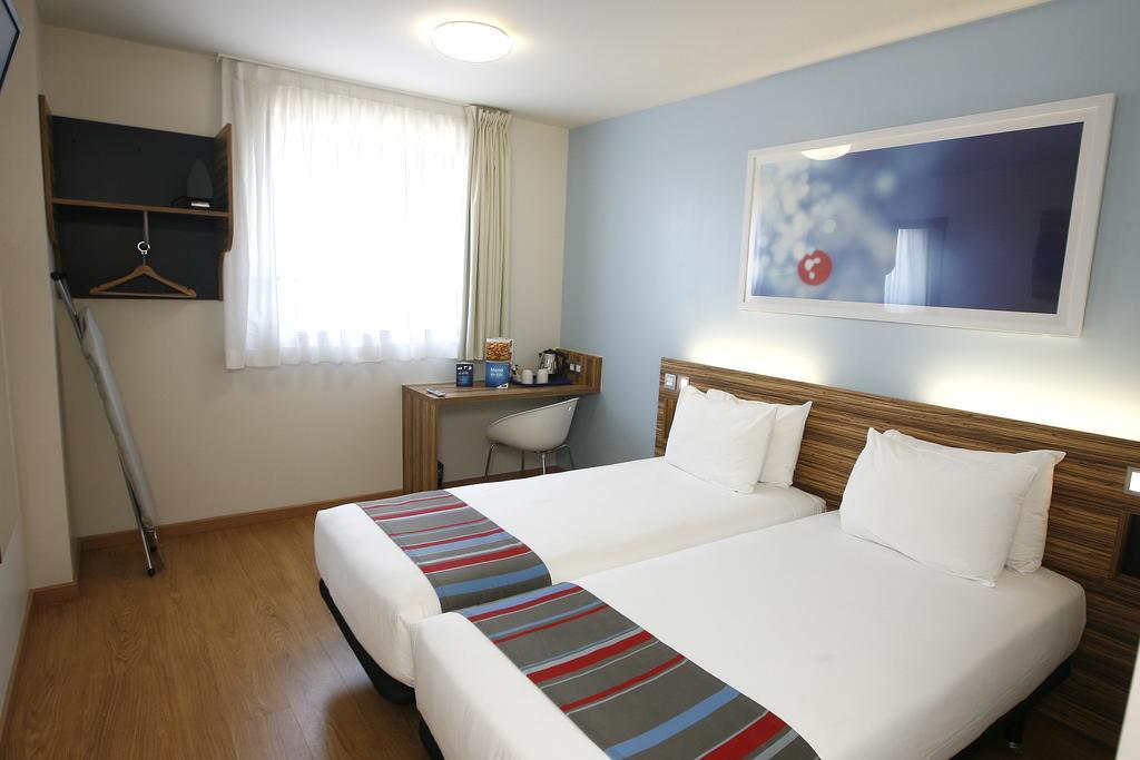 Twin Room,1272810670:JPEG