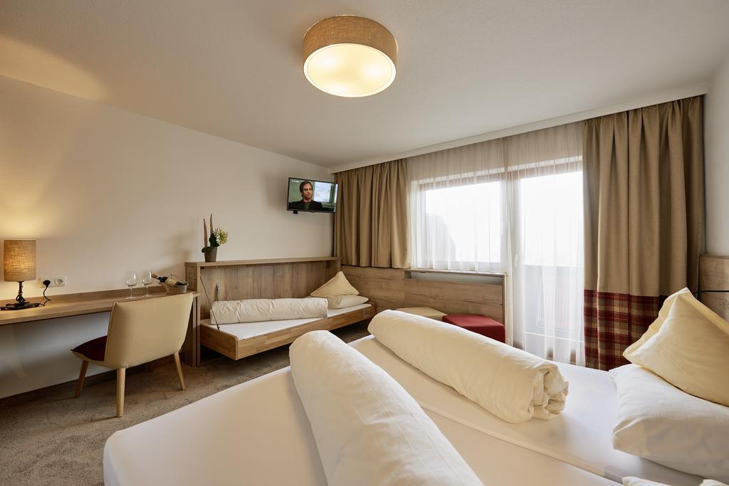 Deluxe Doppel-/Zweibettzimmer mit Bergblick