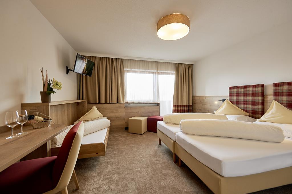 Deluxe Double or Twin Room Mountain View