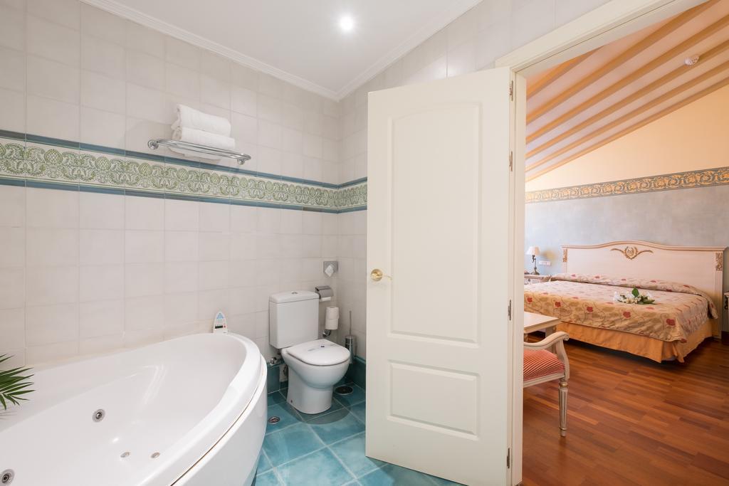 Habitación Doble Superior con bañera de hidromasaje