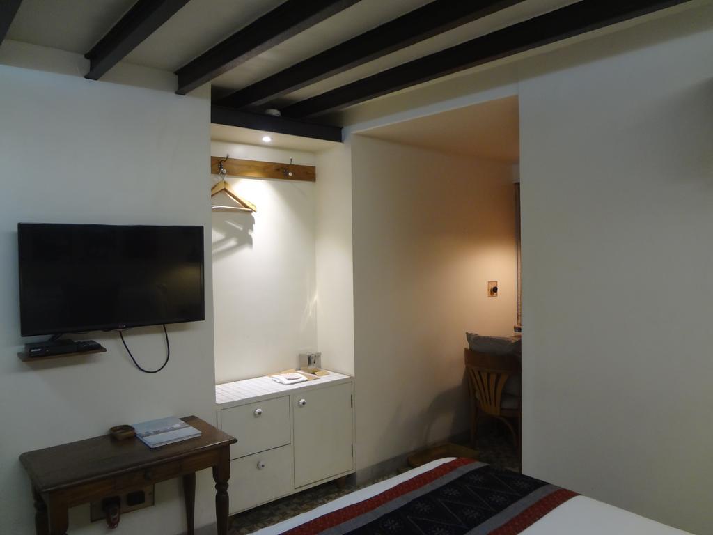 Simple Room - Non Smoking,415324209:JPEG