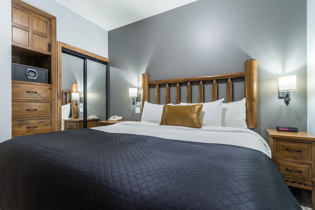 Lakeview Suite (NO PETS ALLOWED)