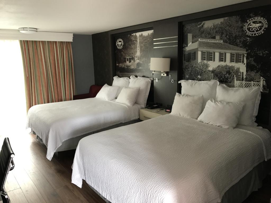Queen Room with Two Queen Beds - Non-Smoking