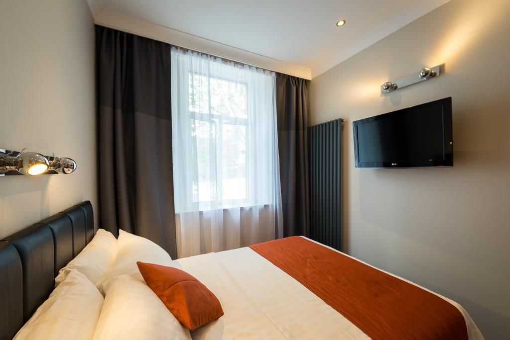 En-Suite Double Room,415702398:JPEG
