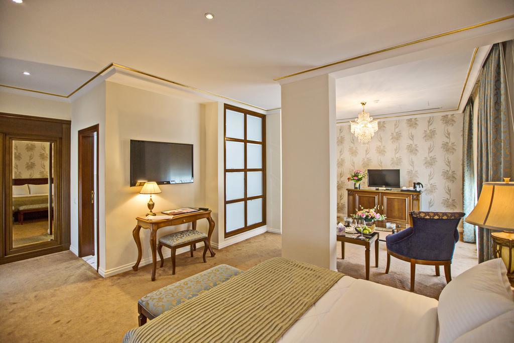 Executive One-Bedroom Suite