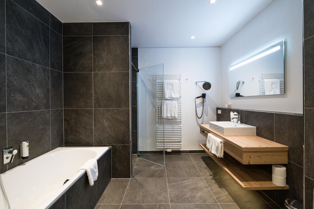Deluxe Two-Bedroom Apartment