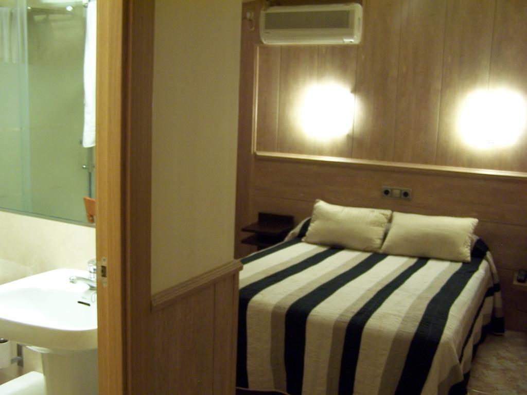 Single Room Private Bathroom