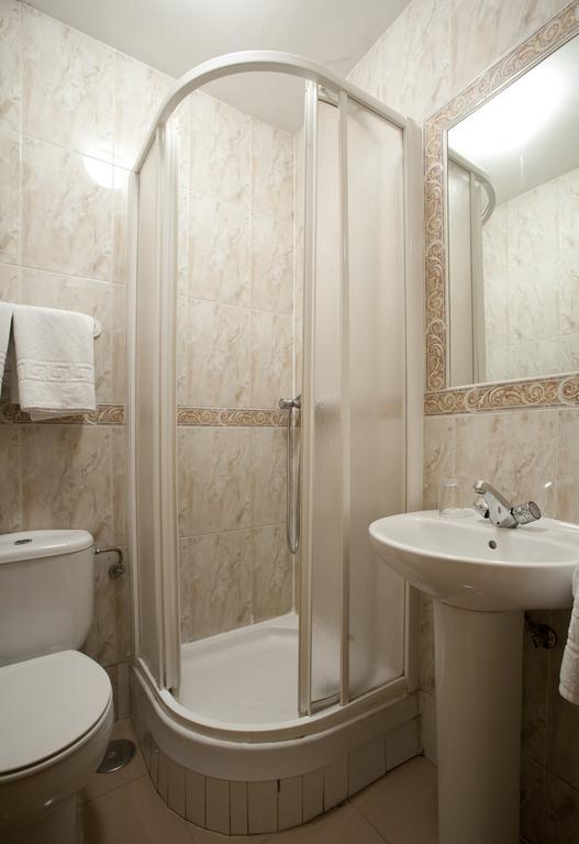 Single Room Private Bathroom