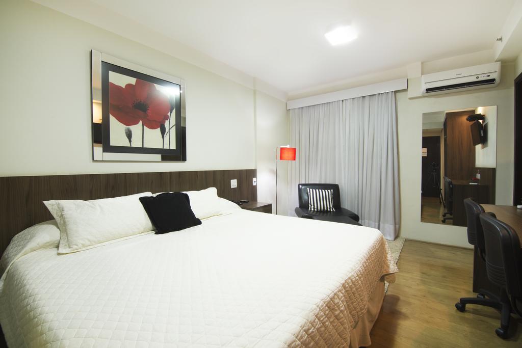 Executive Suite,422091276:JPEG