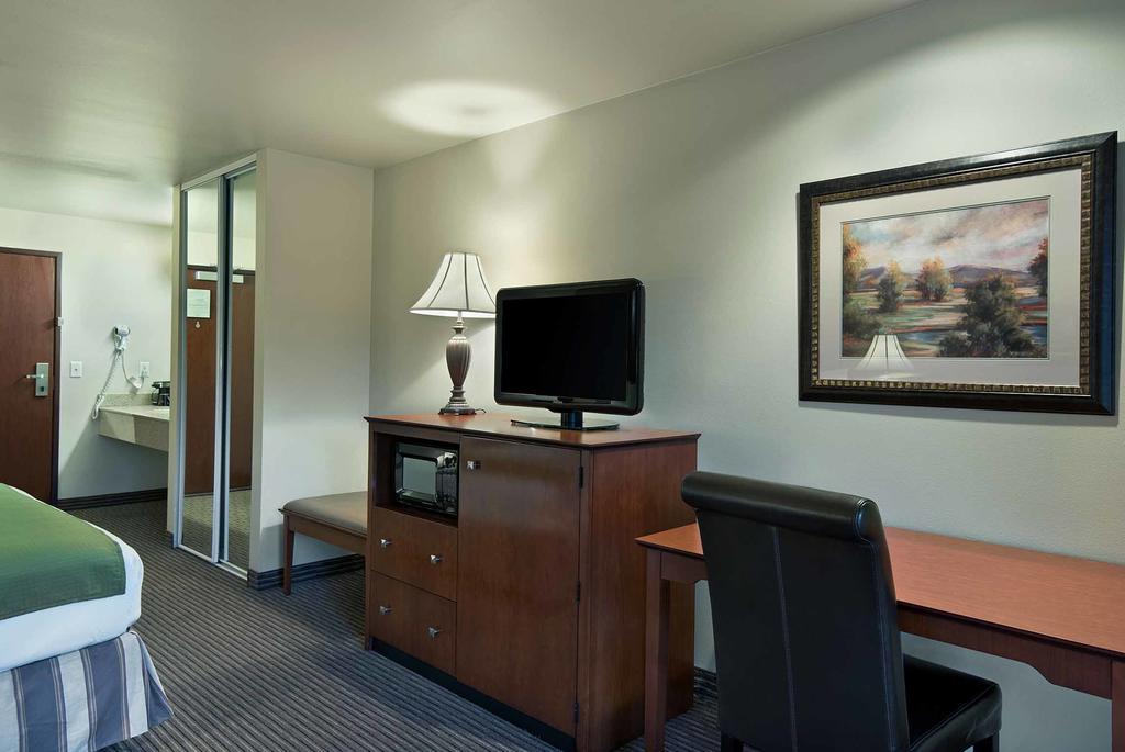 Riverview King Suite Sleeper Sofa