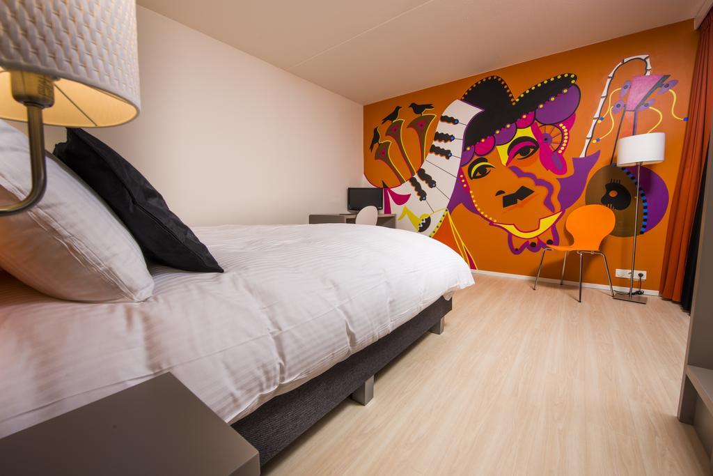 Art Double Room