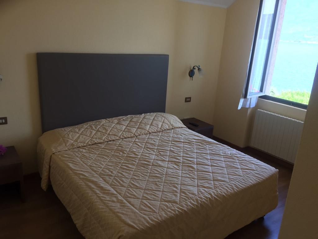 Standard Double Room Lake View