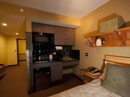 Deluxe Junior Studio