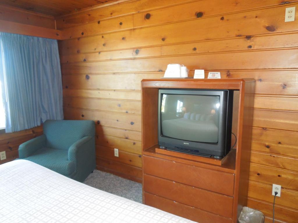 Queen Room Waterfront