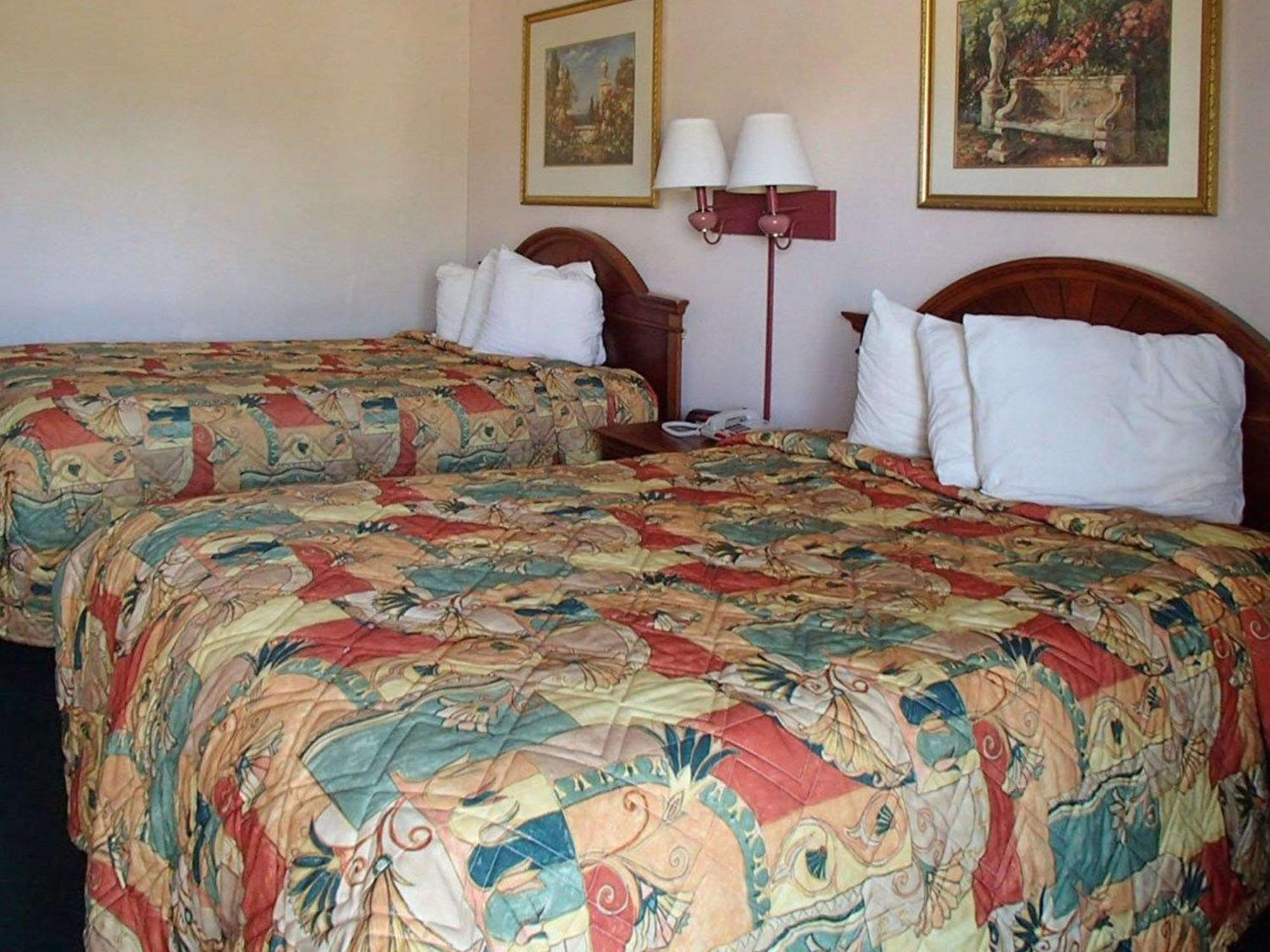 Double Room with Two Double Beds - Non-Smoking