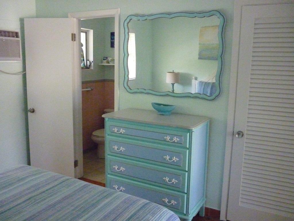 Studio apt. Queen Bed