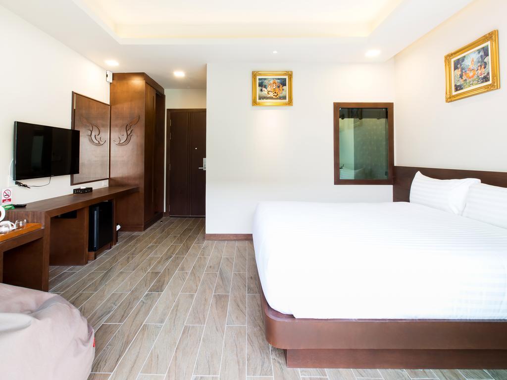 Superior Double or Twin Room Crystal