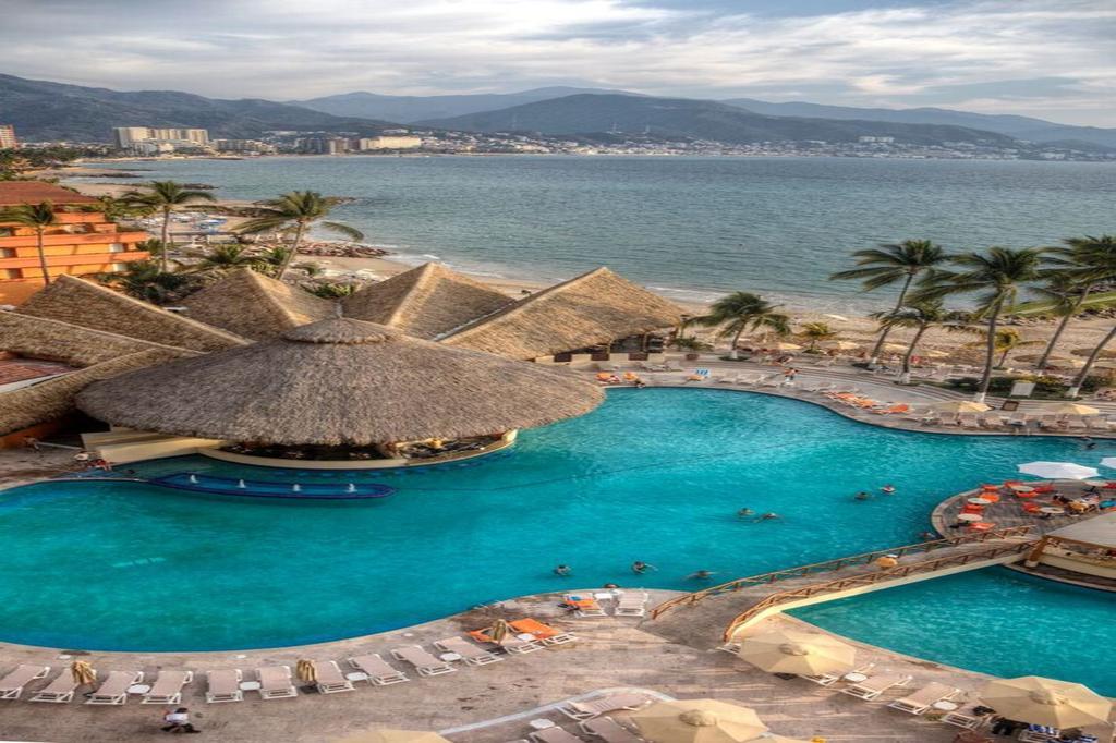 Habitación Doble Deluxe con vistas parciales al mar