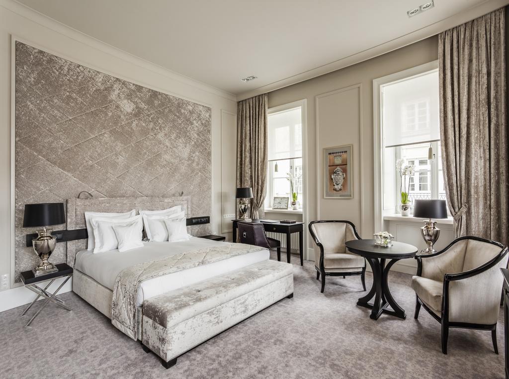 Superior King Room