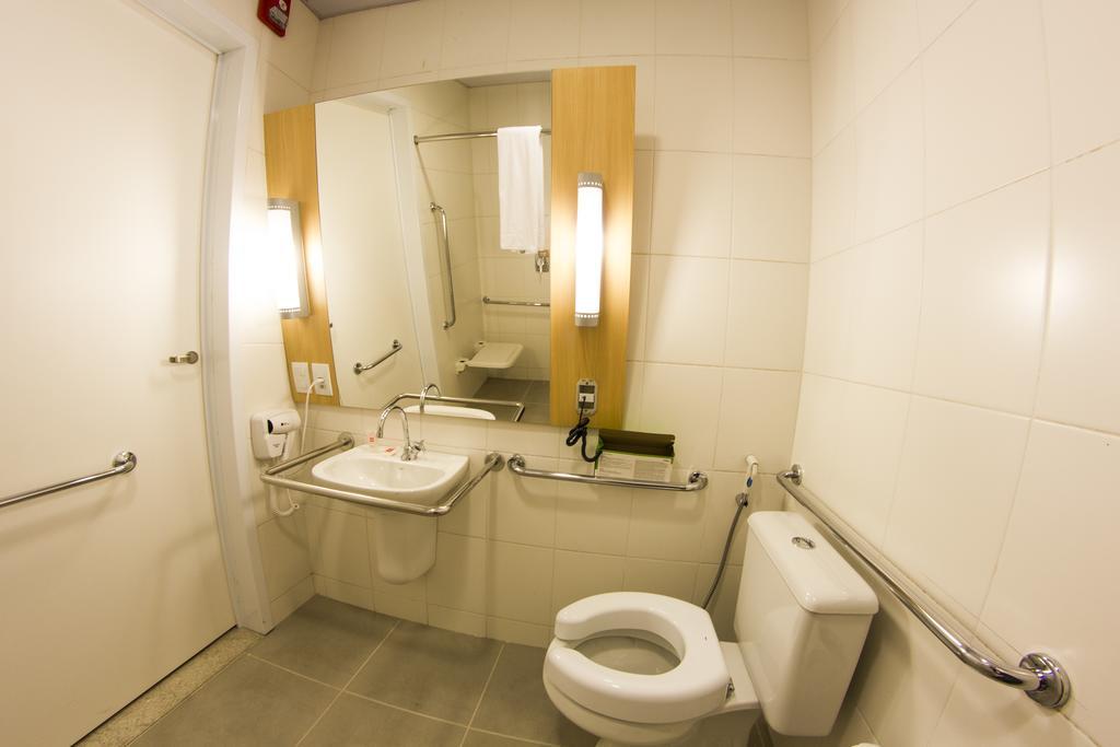 Quarto Standard com 2 Camas de Solteiro