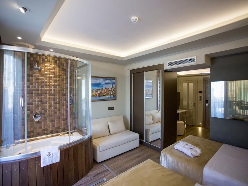 Deluxe Suite Jacuzzi