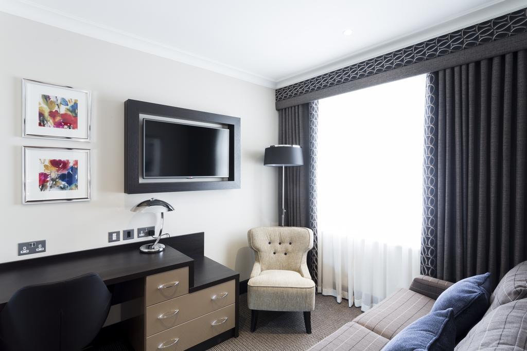 Deluxe One-Bedroom Suite
