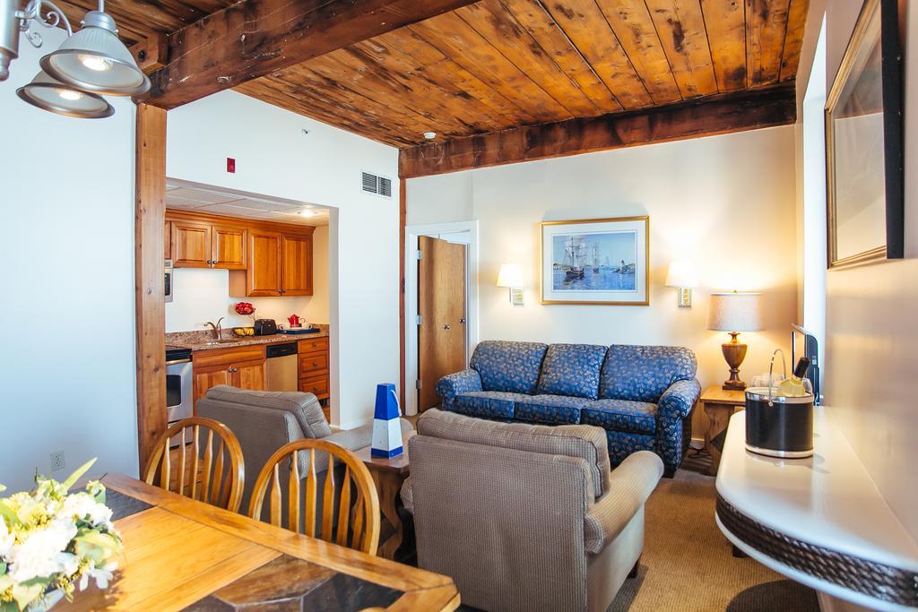 Two-Bedroom Suite,631170417:JPEG