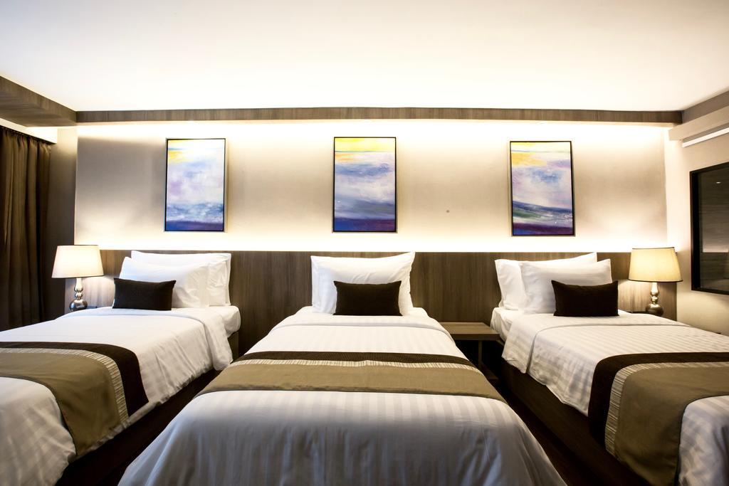 Premier Triple Bed